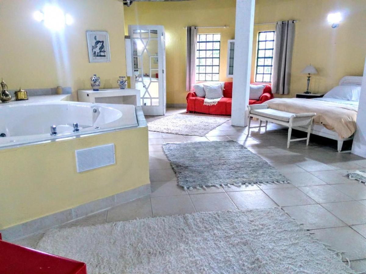 Villa Serena Bed&Breakfast Embu Bagian luar foto